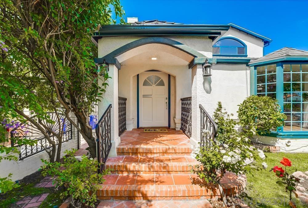  Absolutely Exquisite Renovation of this Amazing Home in the Wonderful Neighborhood of Loma Portal. Charm & Style exudes the moment you walk towards the front door through the Lushly Landscaped Yard. 